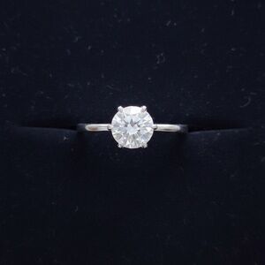 Elegant Silver 2ct moissanite Diamond Ring